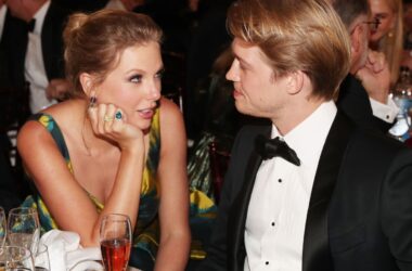 Taylor Swift sings 'I'm Having His Baby'; fans warn Joe Alwyn to 'run': 5 TTPD tracks referencing ex trouble 16 Taylor Swift sings 'I'm Having His Baby'; fans warn Joe Alwyn to 'run': 5 TTPD tracks referencing ex trouble