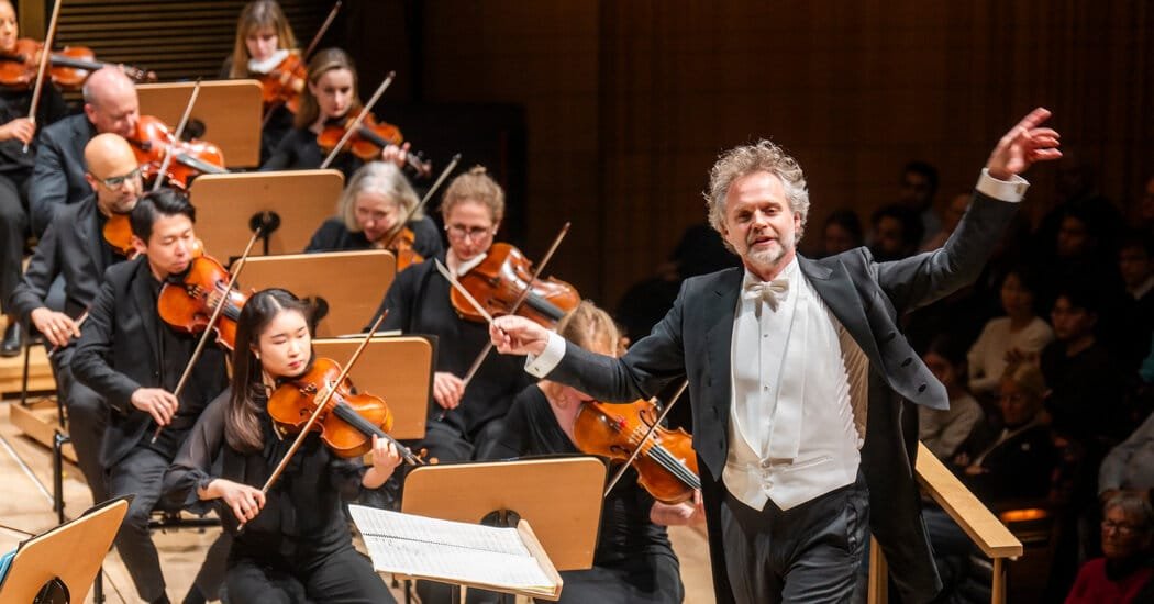 Review: Children Sing of Resistance at the Philharmonic
