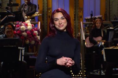 ‘Saturday Night Live’ Welcomes Dua Lipa and Jerry Seinfeld 16 ‘Saturday Night Live’ Welcomes Dua Lipa and Jerry Seinfeld