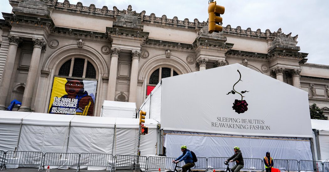 Condé Nast Strikes Deal with Employees Threatening to Disrupt Met Gala 8 Condé Nast Strikes Deal with Employees Threatening to Disrupt Met Gala