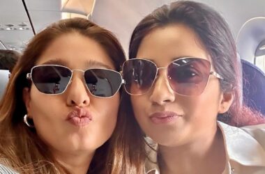 Shreya Ghoshal and Sunidhi Chauhan 'break the internet' as they pout in a rare selfie. See post 12 Shreya Ghoshal and Sunidhi Chauhan 'break the internet' as they pout in a rare selfie. See post