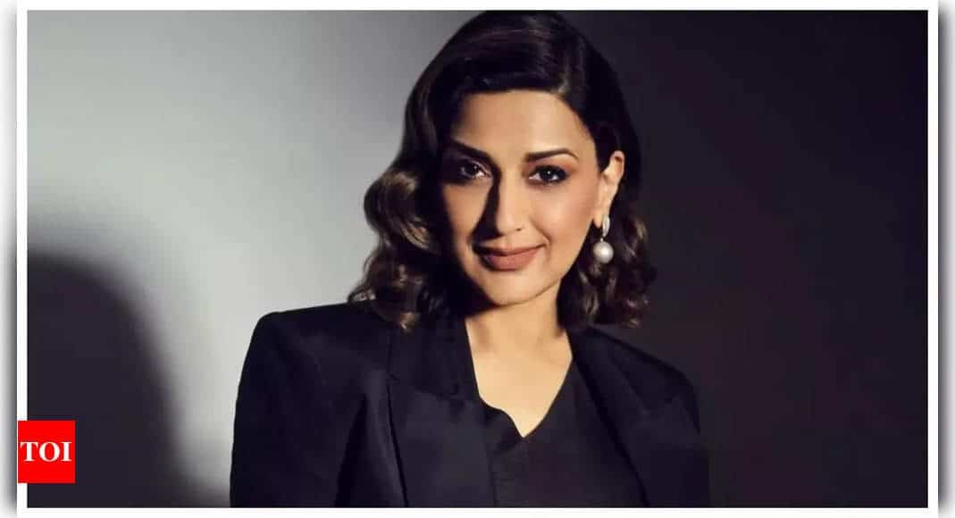 Sonali Bendre reveals she faces difficulty memorising lines post cancer: 'I don't know what it is but that is happening...' | - Times of India