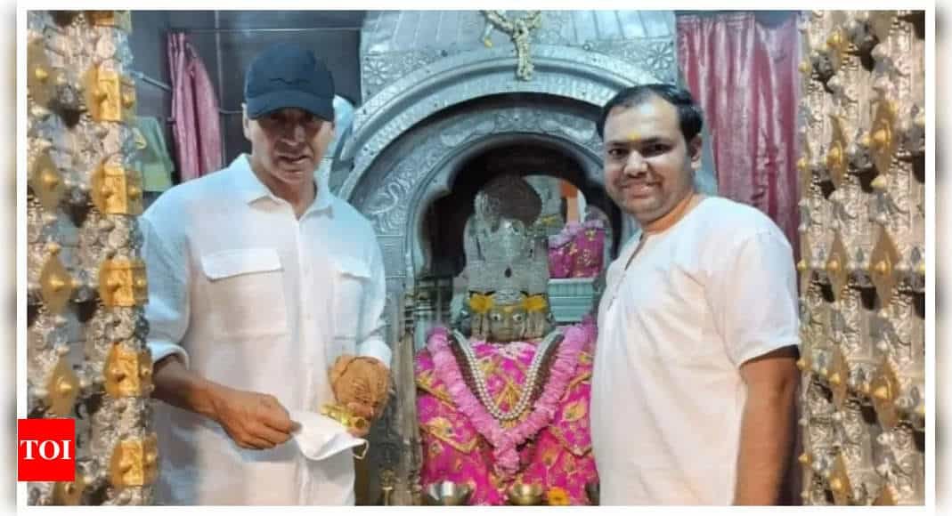 Akshay Kumar seeks blessings at Pushkar's Brahma temple as he joins the cast of 'Jolly LLB 3' in Ajmer - See photo | - Times of India