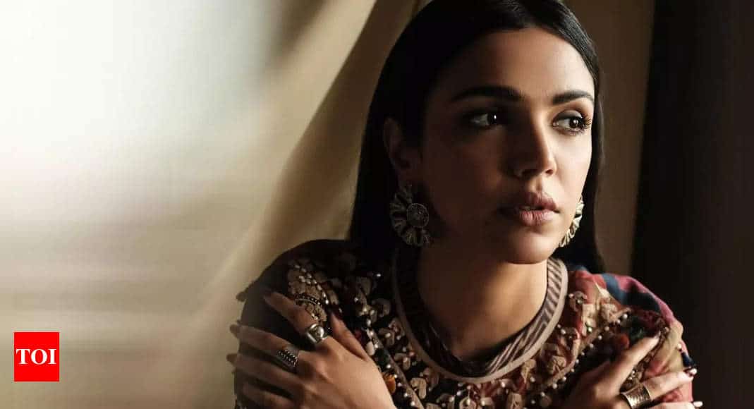 Shriya Pilgaonkar discusses her character Radha's inner conflict in 'The Broken News' Season 2 | - Times of India 8 Shriya Pilgaonkar discusses her character Radha's inner conflict in 'The Broken News' Season 2 | - Times of India