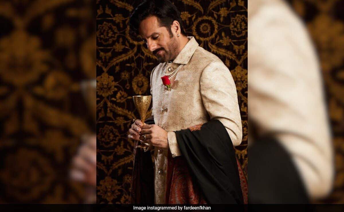 Fardeen Khan Shares Pics From Heeramandi