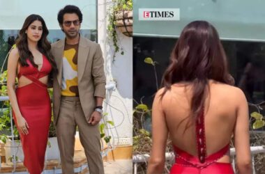 Janhvi Kapoor's dress with cricket balls steals the show as she promotes 'Mr and Mrs Mahi' with Rajkummar Rao - WATCH video - Times of India 13 Janhvi Kapoor's dress with cricket balls steals the show as she promotes 'Mr and Mrs Mahi' with Rajkummar Rao - WATCH video - Times of India