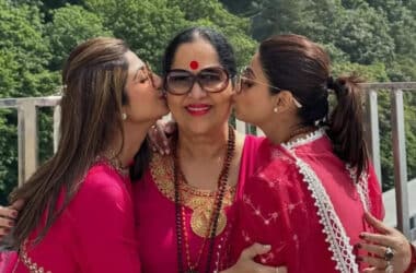 Shilpa Shetty and sister Shamita Shetty visit Vaishno Devi with mother Sunanda Shetty on Mother's Day | Hindi Movie News - Times of India 15 Shilpa Shetty and sister Shamita Shetty visit Vaishno Devi with mother Sunanda Shetty on Mother's Day | Hindi Movie News - Times of India