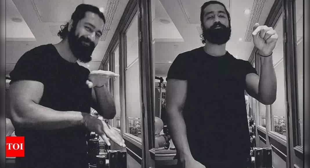 Vicky Kaushal vibing to another Punjabi track during his workout session wins the internet and serves some Saturday motivation to work out - WATCH video | Hindi Movie News - Times of India