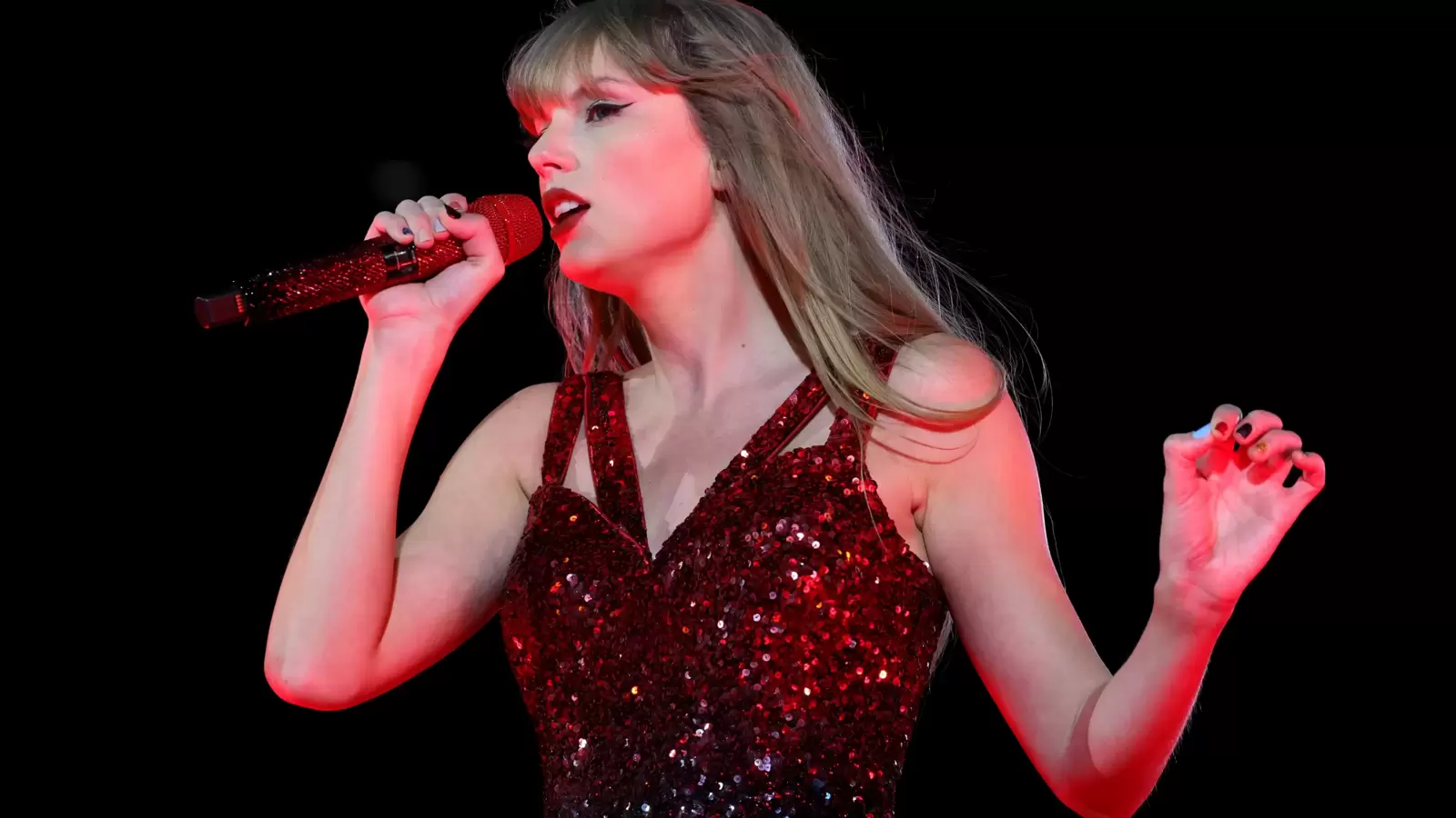 Taylor Swift performs The Tortured Poets Department title track at The Eras Tour for first time in Lisbon