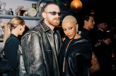 Jeff Bezos, Doja Cat and Pamela Anderson Pregame the Met Gala 13 Jeff Bezos, Doja Cat and Pamela Anderson Pregame the Met Gala