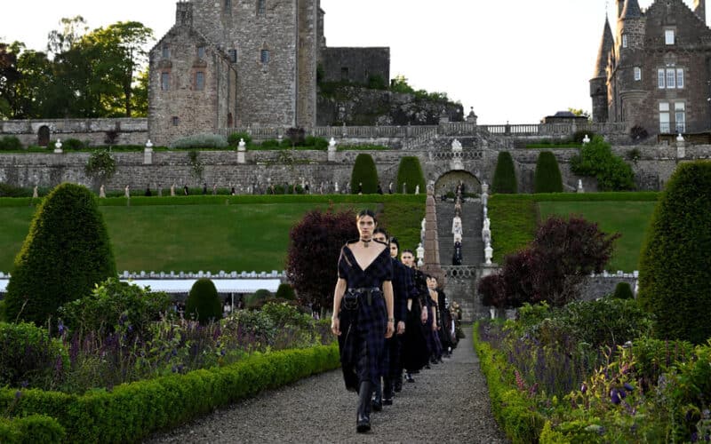 Before the Olympics, the Fabulous French Fashion Flex 14 Before the Olympics, the Fabulous French Fashion Flex