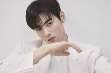 Cha Eunwoo's Mexico visit turns chaotic as adoring fans flood streets, eager to catch a glimpse 10 Cha Eunwoo's Mexico visit turns chaotic as adoring fans flood streets, eager to catch a glimpse