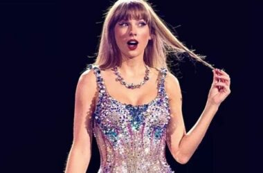Pregnant Swiftie's baby imitates Taylor Swift's signature gesture in sonogram 14 Pregnant Swiftie's baby imitates Taylor Swift's signature gesture in sonogram