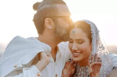 Sonnalli Seygall shares unseen wedding photos with husband Ashesh L Sajnani on their first anniversary | Hindi Movie News - Times of India 13 Sonnalli Seygall shares unseen wedding photos with husband Ashesh L Sajnani on their first anniversary | Hindi Movie News - Times of India