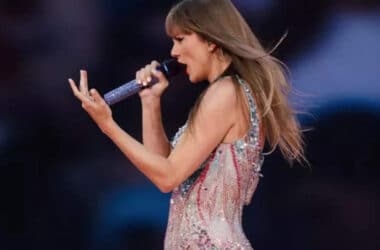 Taylor Swift gets emotional in Liverpool as fans cheer after Joe Alwyn discusses breakup | English Movie News - Times of India 18 Taylor Swift gets emotional in Liverpool as fans cheer after Joe Alwyn discusses breakup | English Movie News - Times of India