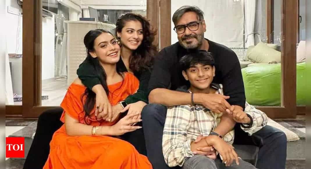 Father's Day 2024: An unseen video of 'Baby' Nysa Devgan saying 'papa I love you' to Ajay Devgn is simply adorable | Hindi Movie News - Times of India