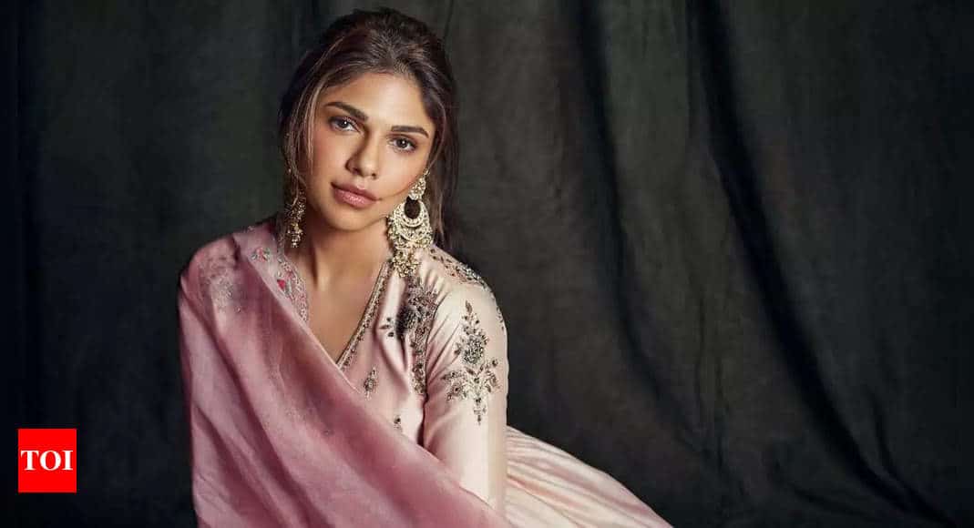 Sharmin Segal opens up about feeling dissatisfied with her appearance: 'I wish I looked like Bella Hadid' - Times of India 6 Sharmin Segal opens up about feeling dissatisfied with her appearance: 'I wish I looked like Bella Hadid' - Times of India