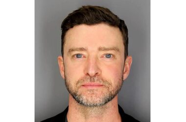 Justin Timberlake ‘refused’ to take any breathalyzer test from a cop who ‘was so young’ to recognise the pop star 9 Justin Timberlake ‘refused’ to take any breathalyzer test from a cop who ‘was so young’ to recognise the pop star