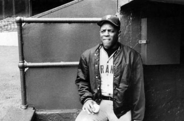Willie Mays, Baseball’s Electrifying Player of Power and Grace, Is Dead at 93