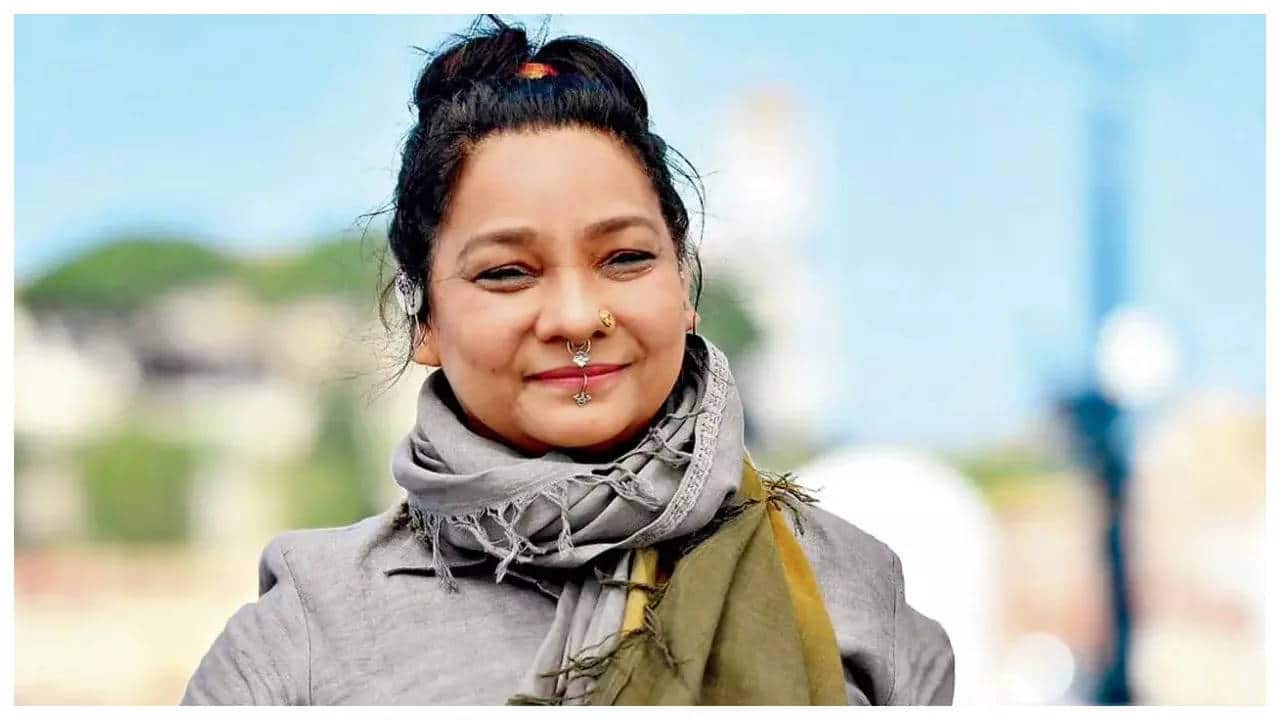 'Panchayat 3' actor Sunita Rajwar recalls being ashamed of her father's profession as truck driver: 'I couldn't understand...' | - Times of India