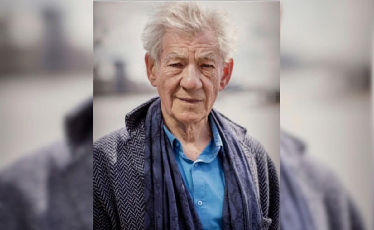 The Lord Of The Rings Actor Ian Mckellen Hospitalised After Falling Off Stage During Performance The Lord Of The Rings Actor Ian Mckellen Hospitalised After Falling Off Stage During Performance