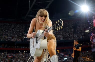 Taylor Swift’s ‘Poets’ Ties Her Record for Most Weeks at No. 1 11 Taylor Swift’s ‘Poets’ Ties Her Record for Most Weeks at No. 1