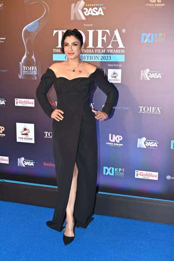 TOIFA OTT Awards 2023: Raveena Tandon, Vijay Varma, Aditi Rao Hydari and others dazzle on the red carpet - See photos | - Times of India 8 TOIFA (10).
