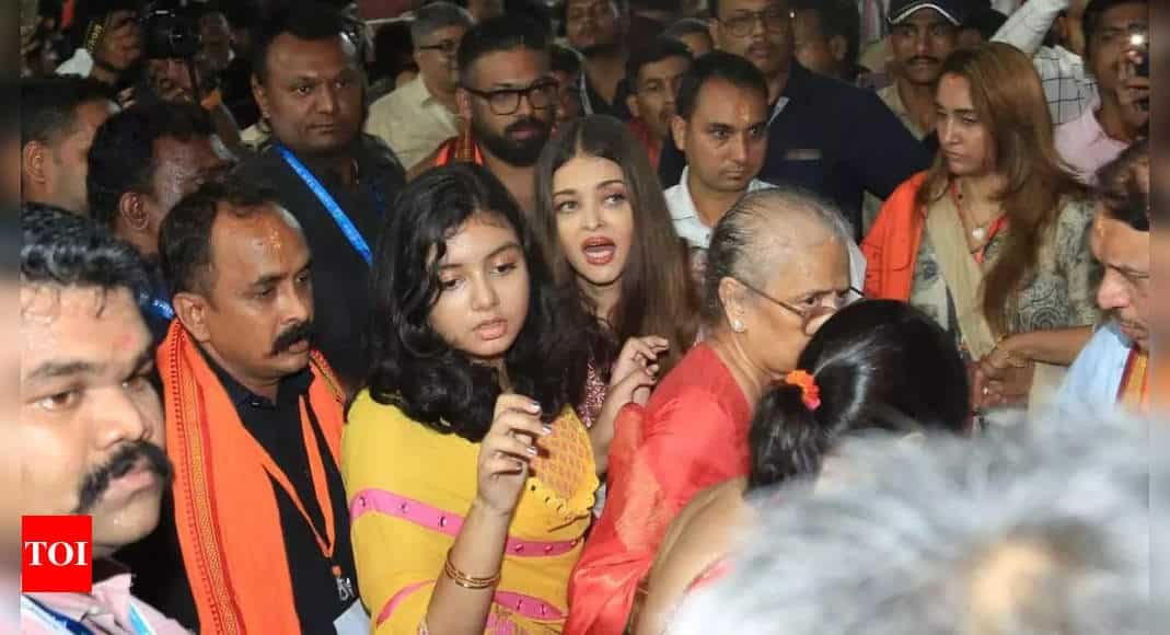 Aishwarya Rai Bachchan, daughter Aaradhya and mother Brinda Rai seek Lord Ganesh's blessings; Abhishek Bachchan absent - Times of India