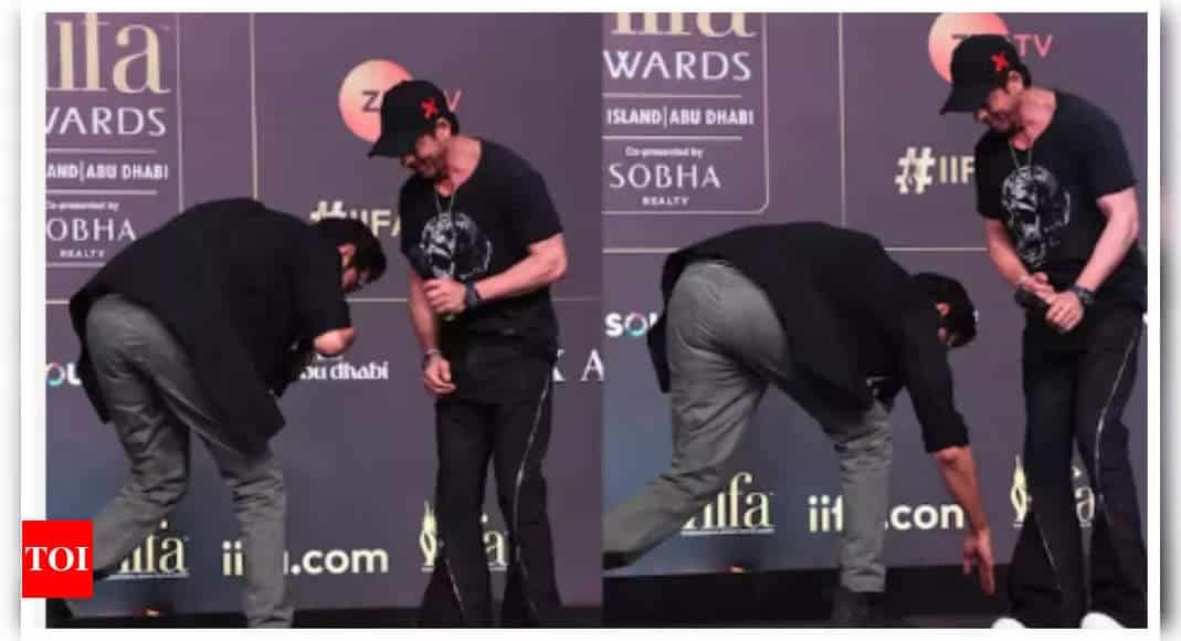 Rana Daggubati touches Shah Rukh Khan's feet at an event; ' We are fully South Indian, that's how....' | Hindi Movie News - Times of India
