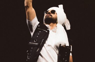Man claims Diljit Dosanjh fan spent ₹41,000 on concert tickets: 'Make better financial decisions’ 18 Man claims Diljit Dosanjh fan spent ₹41,000 on concert tickets: 'Make better financial decisions’