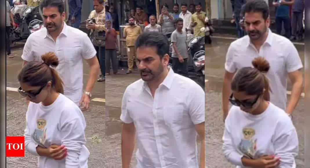 Arbaaz Khan and wife Sshura Khan arrive for Malaika Arora's father Anil Mehta's funeral - VIDEO | Hindi Movie News - Times of India