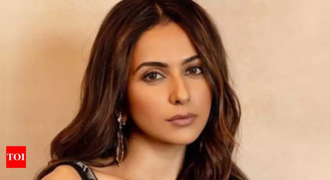Rakul Preet Singh starts preparing for dialogues ahead of 'De De Pyaar De 2' Punjab schedule | Hindi Movie News - Times of India
