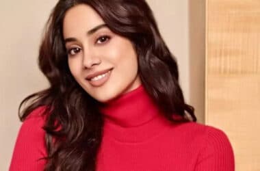 'Devara' actress Janhvi Kapoor enchants in a stunning white saree - Times of India 16 'Devara' actress Janhvi Kapoor enchants in a stunning white saree - Times of India
