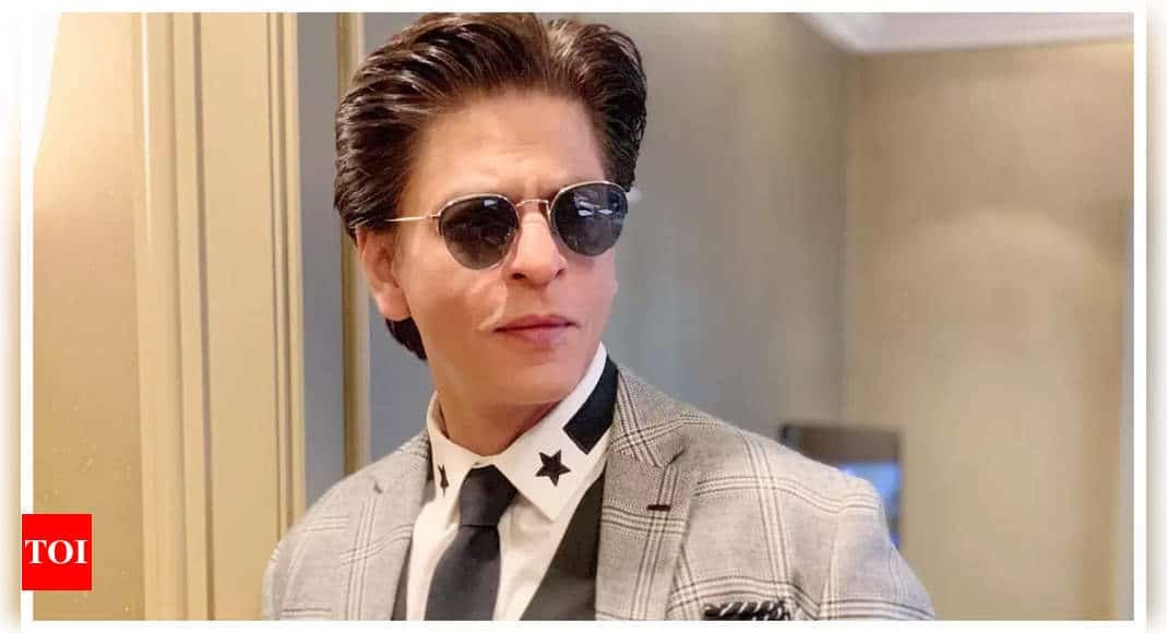 Shah Rukh Khan educational qualification: From books to Bollywood | - Times of India