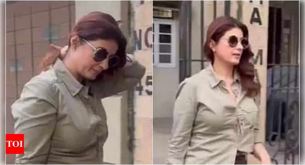 Twinkle Khanna visits Malaika Arora after father Anil Mehta’s tragic demise, offers emotional support to her and family | Hindi Movie News - Times of India