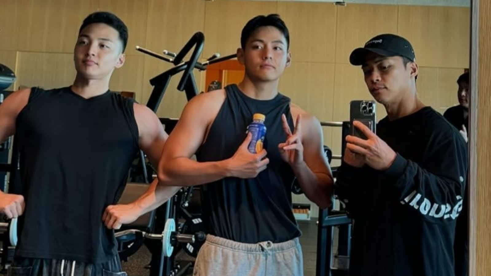 Kim Taehyung stuns BTS ARMY with his 'buffed up' arms, works out with Kim Min-jae during military vacation. See new pic