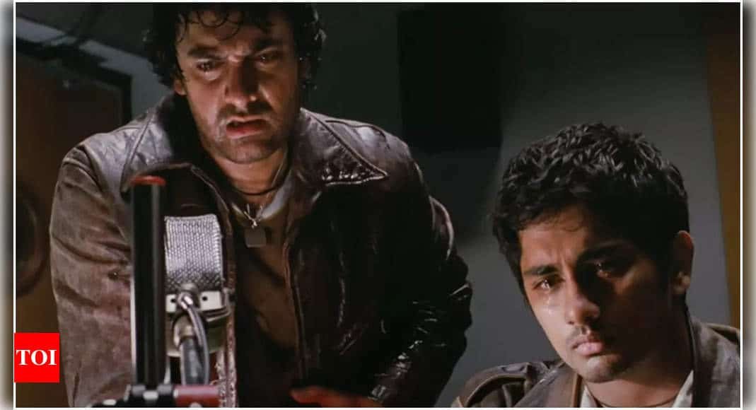Aamir Khan recalls how he changed the climax of Rang De Basanti: 'Originally, we kill the defence minister and we try to escape' | Hindi Movie News - Times of India