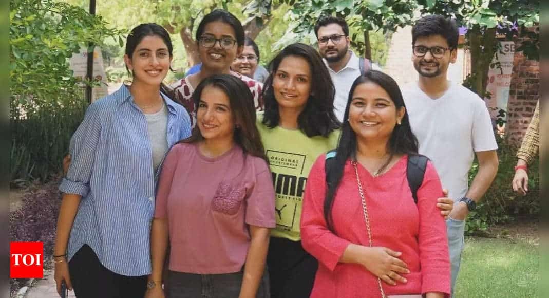 Amitabh Bachchan's granddaughter Navya Naveli Nanda gives a glimpse into her life at IIM Ahmedabad: 'I have classes from 6 pm to 10 pm on Saturdays' - Times of India