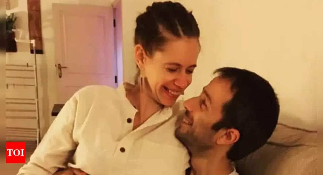 Kalki Koechlin opens up about experimenting with polyamory and the complexities of dating multiple people simultaneously: 'Monogamy is a choice' - Times of India