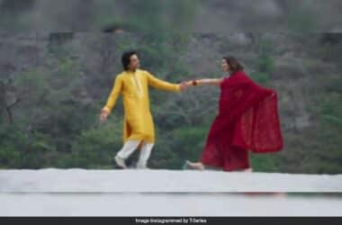 Vicky Vidya Ka Woh Wala Video Song Tum Jo Mile Ho Teaser: Rajkummar Rao And Triptii Dimri's Old-School Romance 15 Vicky Vidya Ka Woh Wala Video Song Tum Jo Mile Ho Teaser: Rajkummar Rao And Triptii Dimri's Old-School Romance