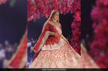 Hina Khan, Battling Cancer, Walks The Ramp As A Bride. Watch 16 Hina Khan, Battling Cancer, Walks The Ramp As A Bride. Watch