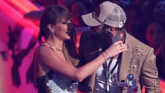 Taylor Swift and Post Malone accept the award for Video of the Year for "Fortnight" during the 2024 MTV Video Music Awards in Elmont, New York, U.S., September 11, 2024. REUTERS/Brendan Mcdermid(REUTERS)