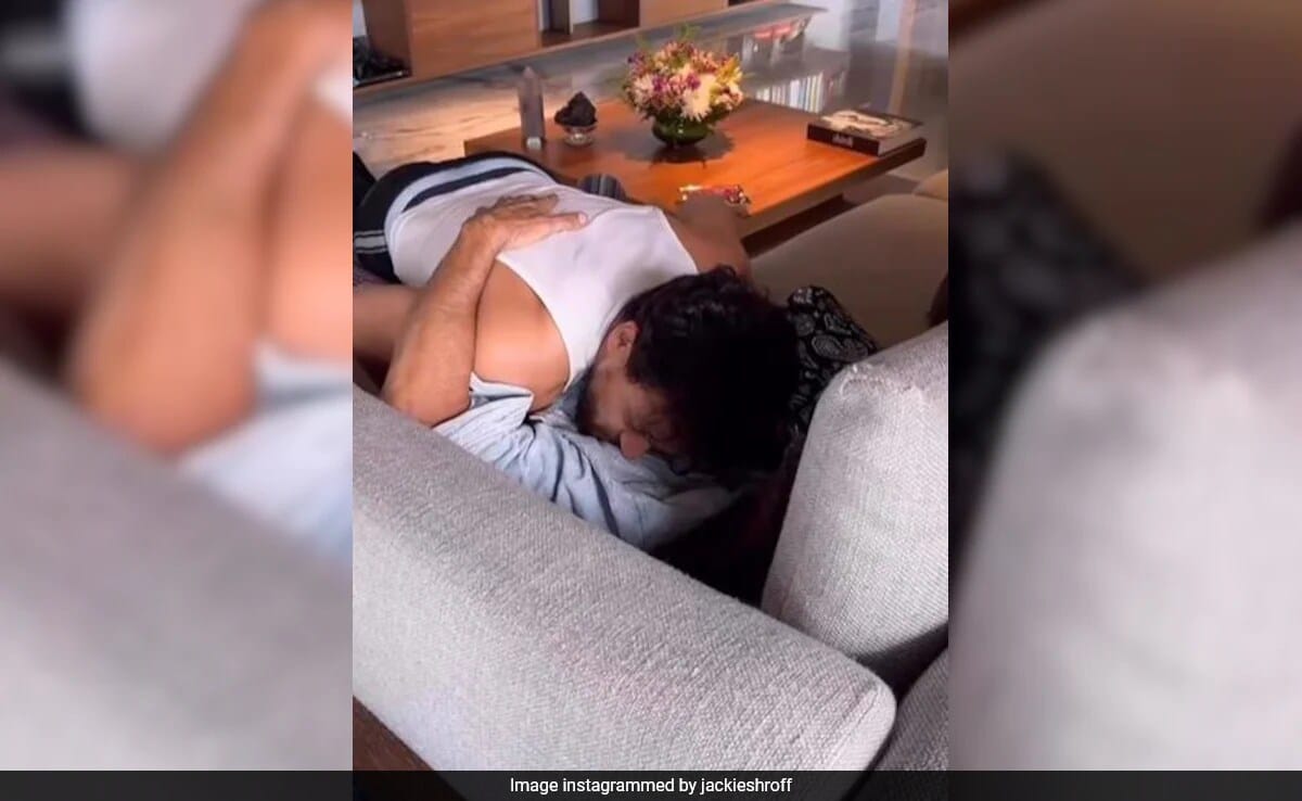 Jackie Shroff's Insta Post With Son Tiger Is The Cutest Thing On The Internet Today