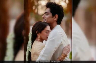 Siddharth Reveals What Aditi Rao Hydari Does First In The Morning: "It's Without My Consent And Against My Wishes" 21 Siddharth Reveals What Aditi Rao Hydari Does First In The Morning: "It's Without My Consent And Against My Wishes"