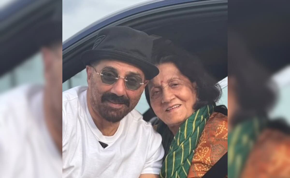 Sunny, Bobby Deol Share Adorable Posts For Their Mom Prakash Kaur On Her Birthday 7 Sunny, Bobby Deol Share Adorable Posts For Their Mom Prakash Kaur On Her Birthday