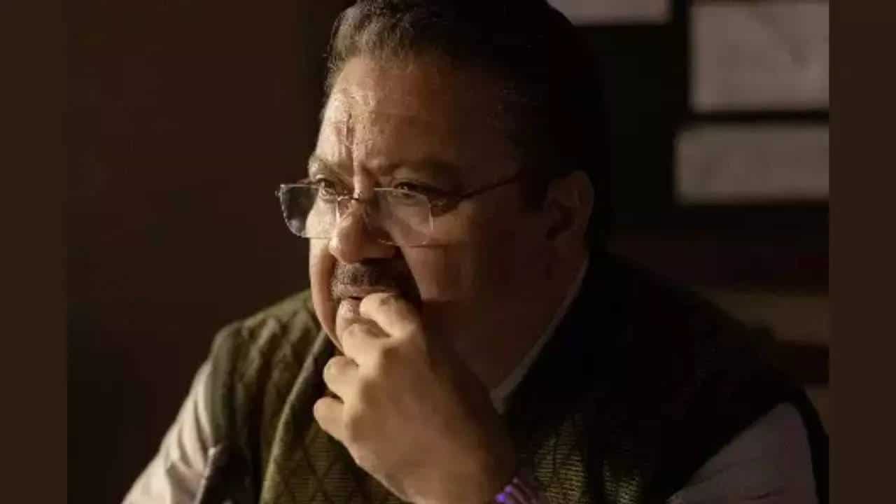 IC 814's Manoj Pahwa shares amusing fan interaction that took place during his flight: "If this gets hijacked, who will negotiate?" - Times of India 7 IC 814's Manoj Pahwa shares amusing fan interaction that took place during his flight: "If this gets hijacked, who will negotiate?" - Times of India