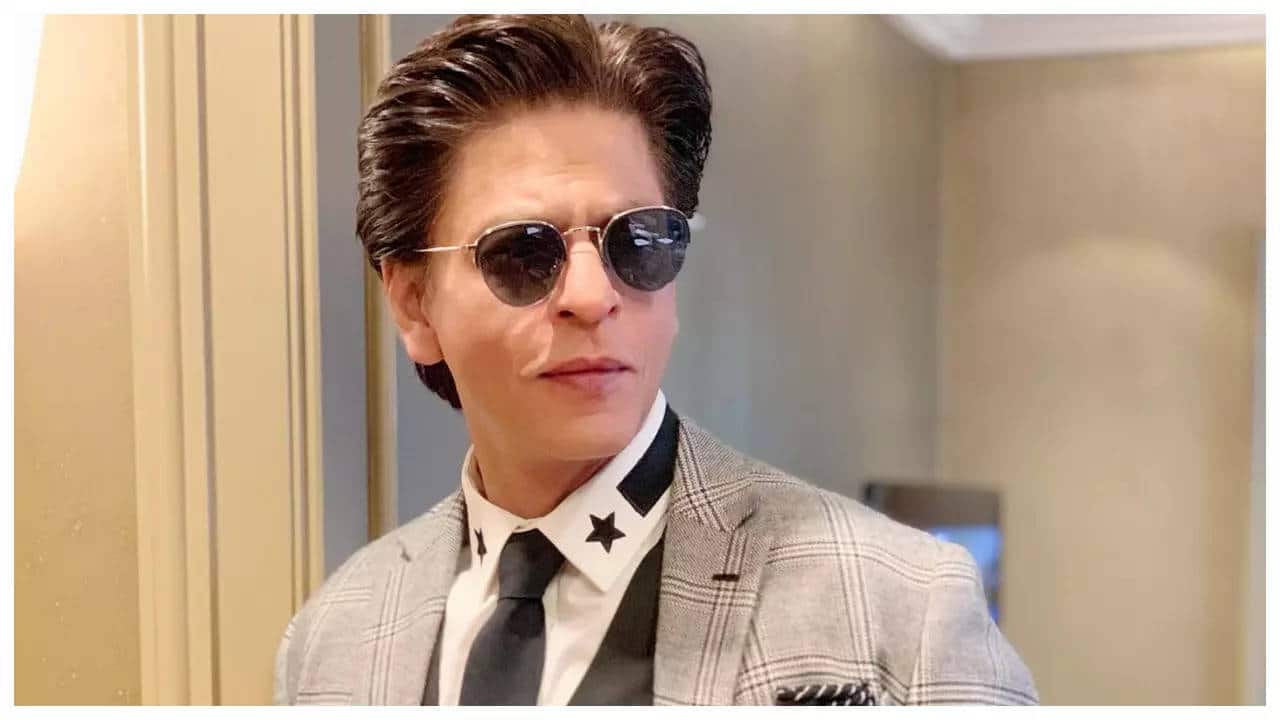 Shah Rukh Khan educational qualification: From books to Bollywood | - Times of India