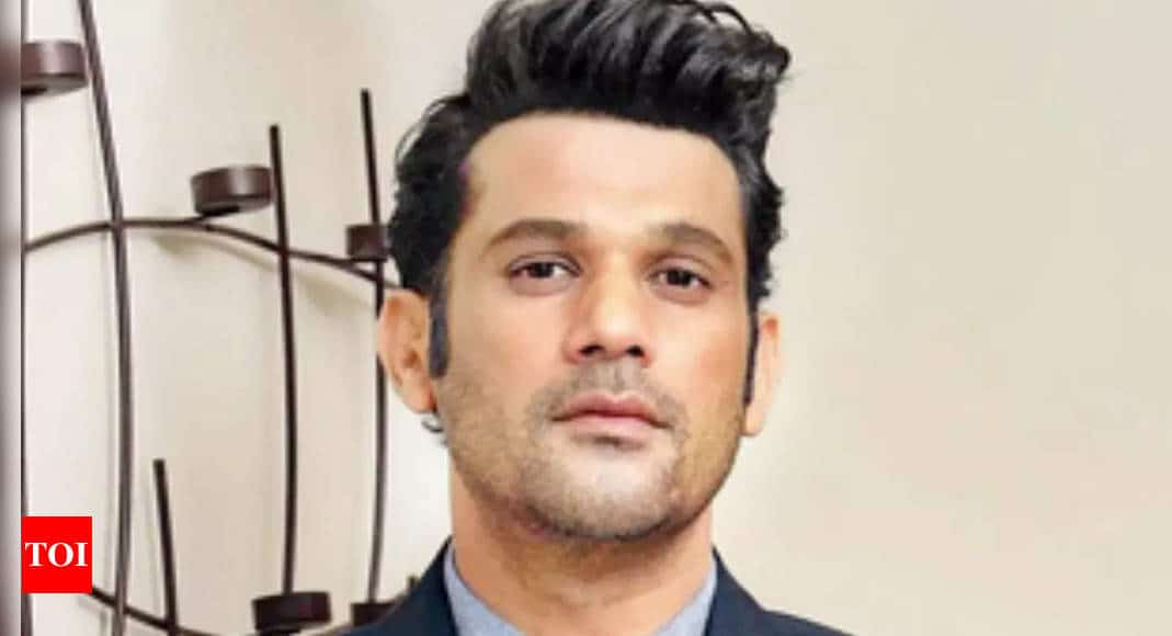 Sohum Shah on nepotism debate, struggles with networking: 'Attending Bollywood parties isn't my cup of tea' | Hindi Movie News - Times of India 8 Sohum Shah on nepotism debate, struggles with networking: 'Attending Bollywood parties isn't my cup of tea' | Hindi Movie News - Times of India
