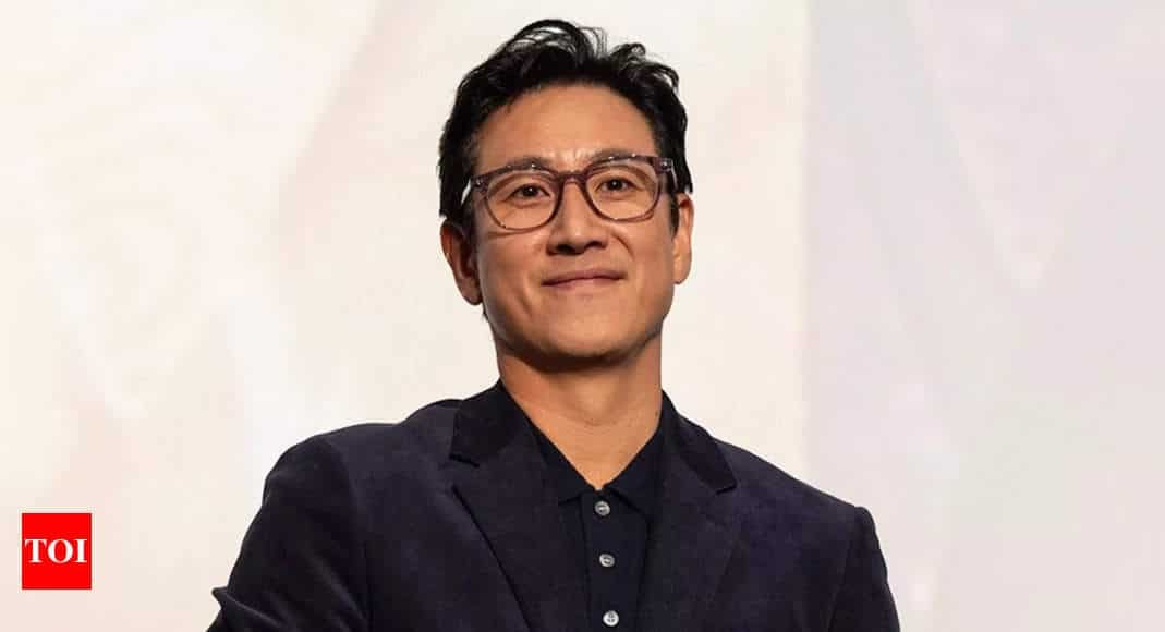 Lee Sun Kyun's Posthumous Lifetime Achievement Award stirs criticism and controversy | - Times of India