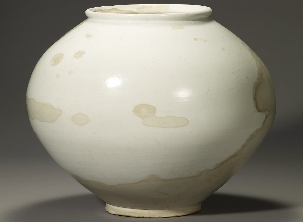 Demystifying the Iconic Moon Jar of Korea 8 Demystifying the Iconic Moon Jar of Korea